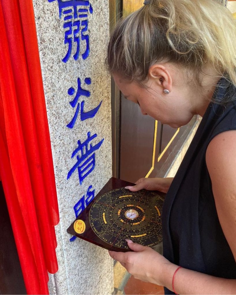 Observando un Bagua de Feng Shui